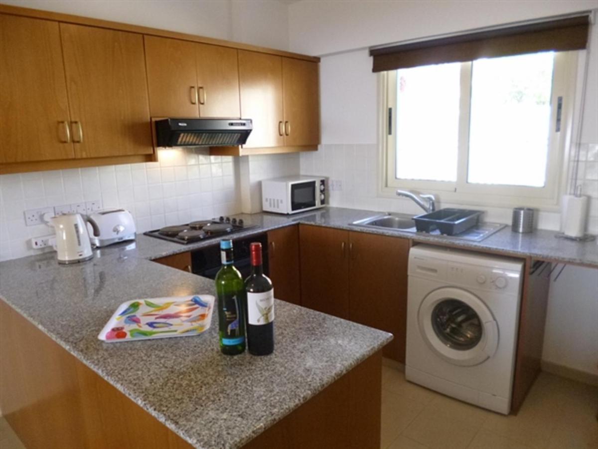 First Floor 2 Bedroom Apartment, Large Balcony, Amazing Sea Views, Communal Pool Peyia Luaran gambar