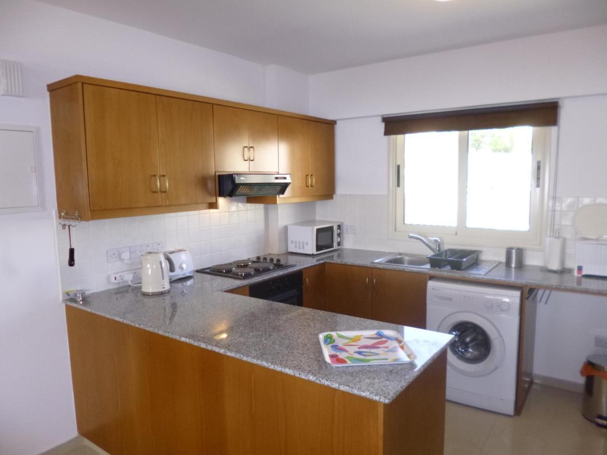 First Floor 2 Bedroom Apartment, Large Balcony, Amazing Sea Views, Communal Pool Peyia Luaran gambar