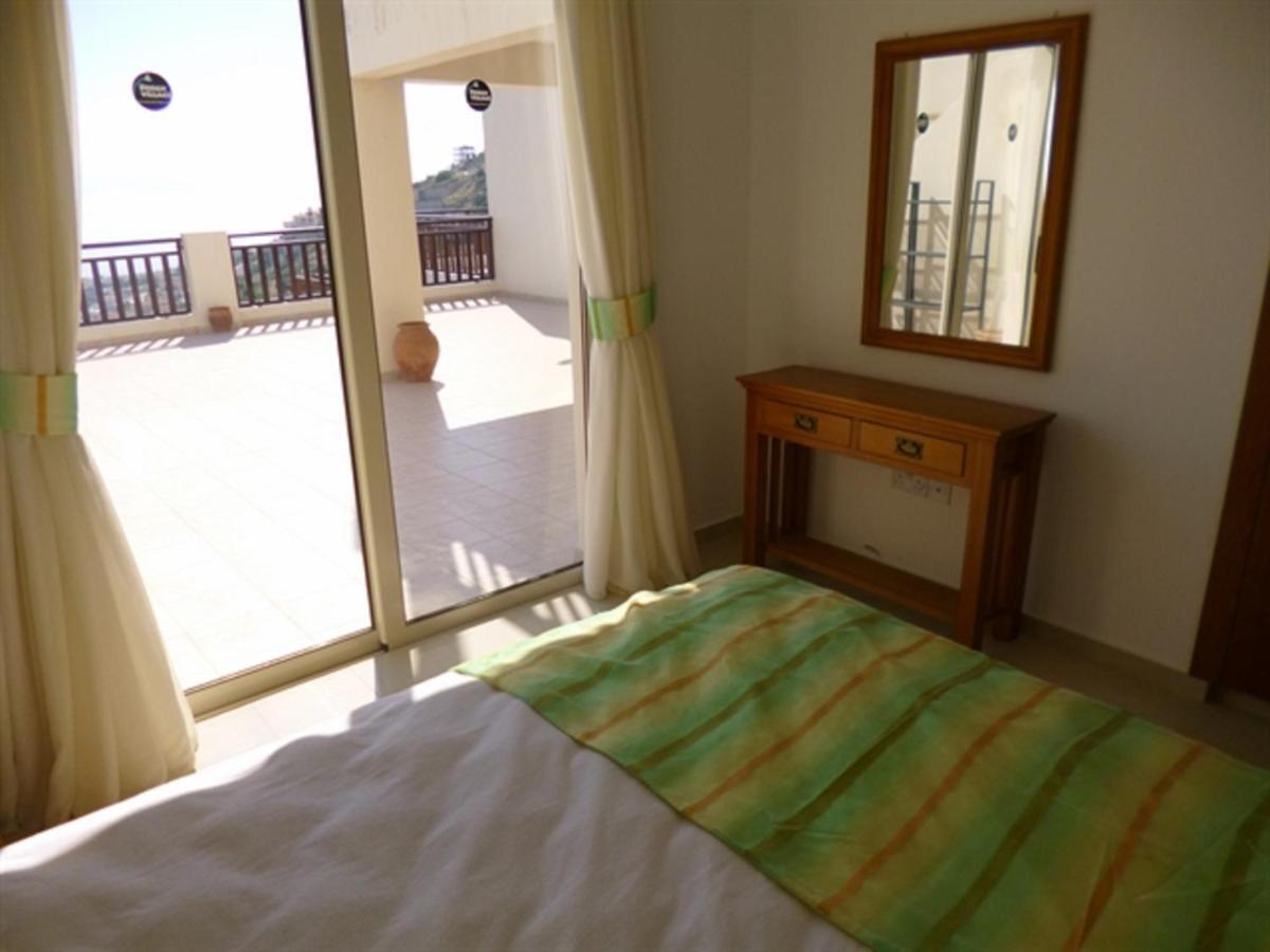 First Floor 2 Bedroom Apartment, Large Balcony, Amazing Sea Views, Communal Pool Peyia Luaran gambar