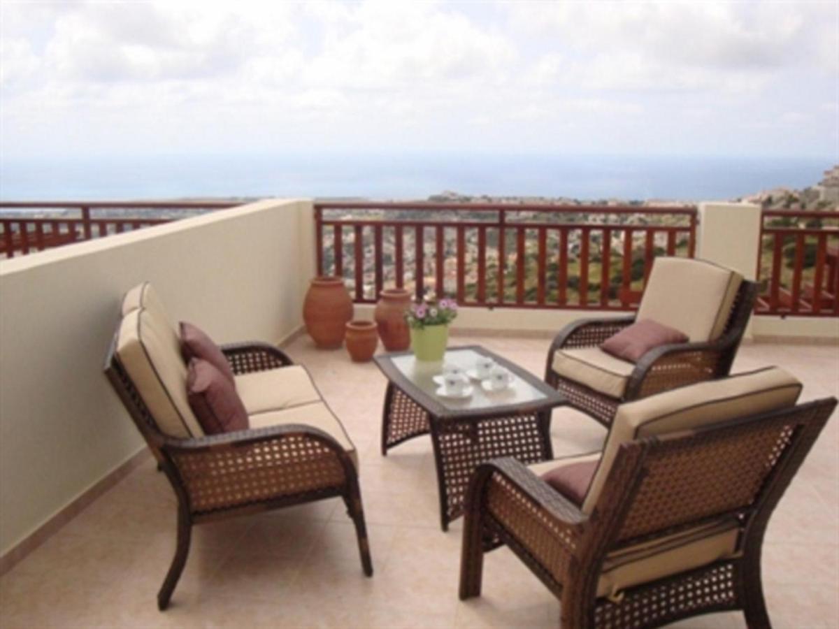 First Floor 2 Bedroom Apartment, Large Balcony, Amazing Sea Views, Communal Pool Peyia Luaran gambar