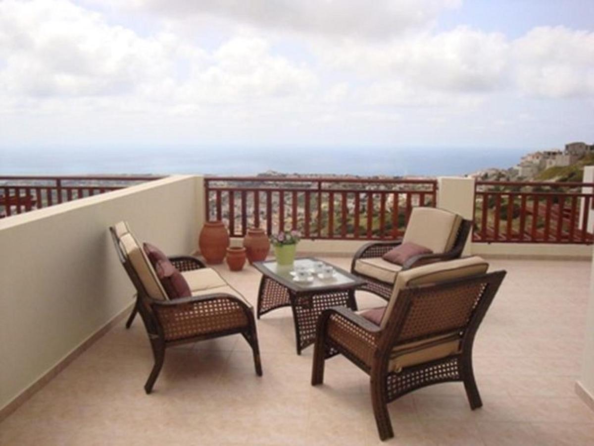 First Floor 2 Bedroom Apartment, Large Balcony, Amazing Sea Views, Communal Pool Peyia Luaran gambar
